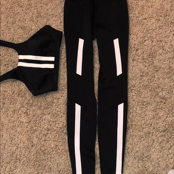 Kendall + Kylie workout set - Picture 5 of 6